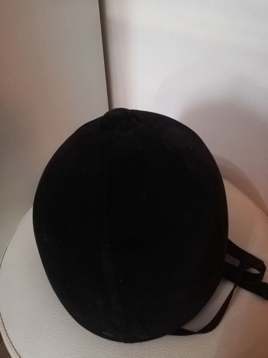 Czapka toczek jeździecki