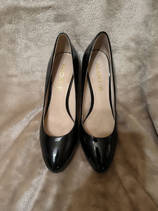 Женские туфли 39 р 25 см, лаковые