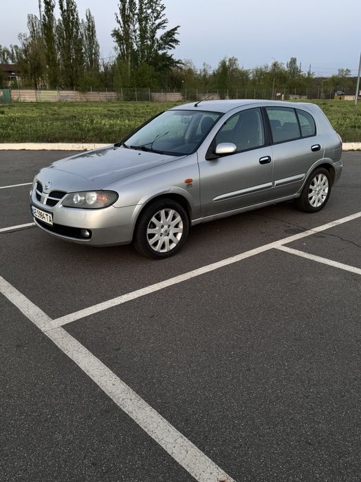 Nissan Almera 2004 хетчбек