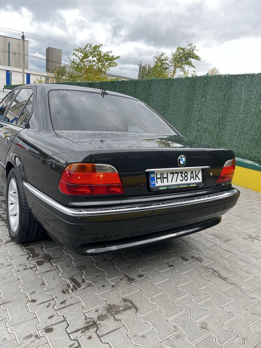 Продам бумера Е38 740D