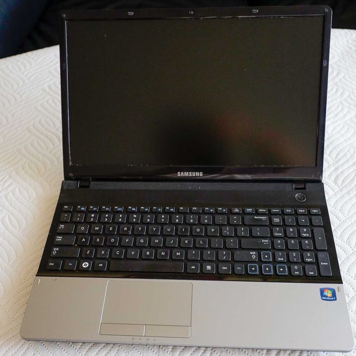Laptop acer NP305E5A
