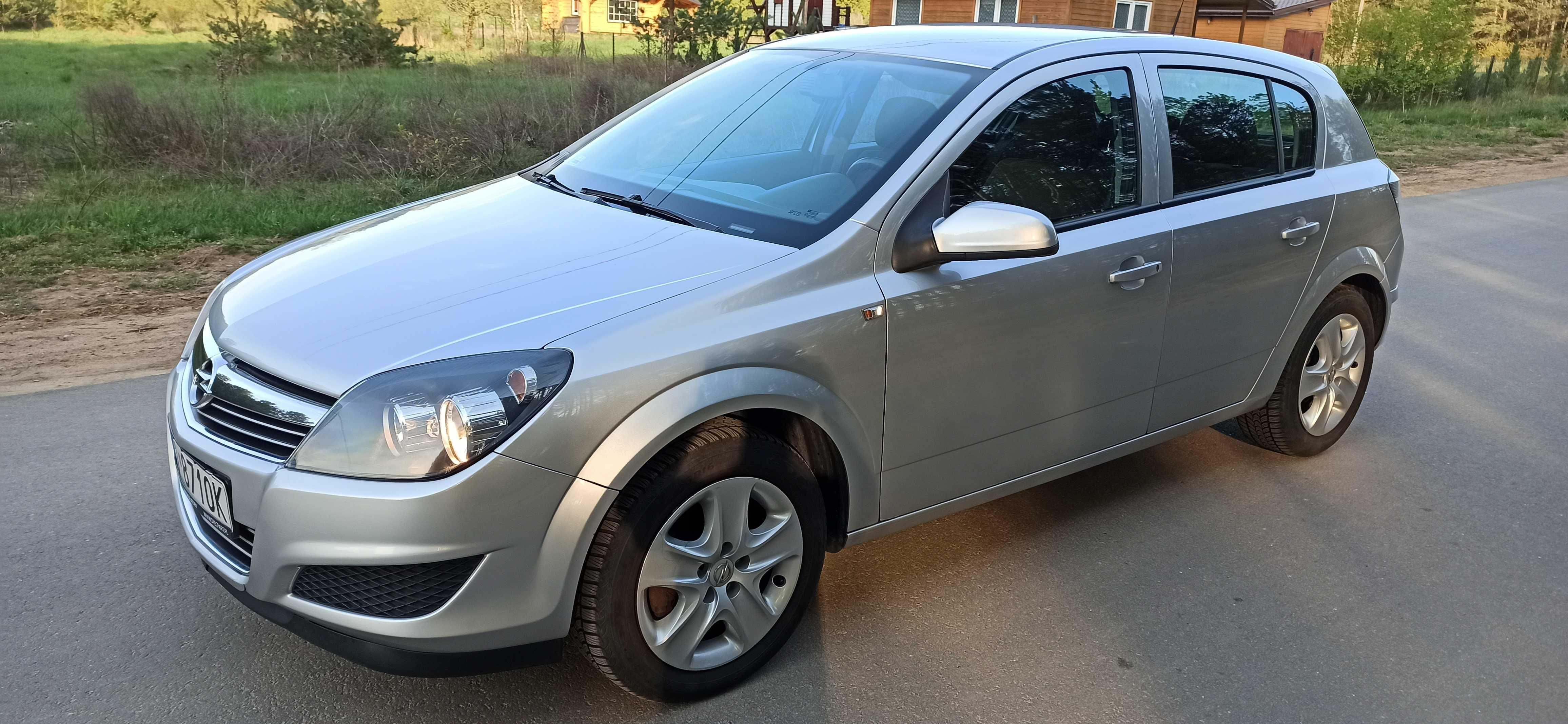 Opel Astra H 2011 r. - 1.6 benz + LPG 116KM - Polski Salon.