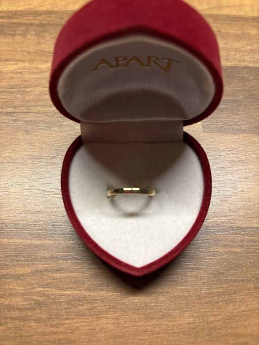 Pierścionek zareczynowy APART z brylantem