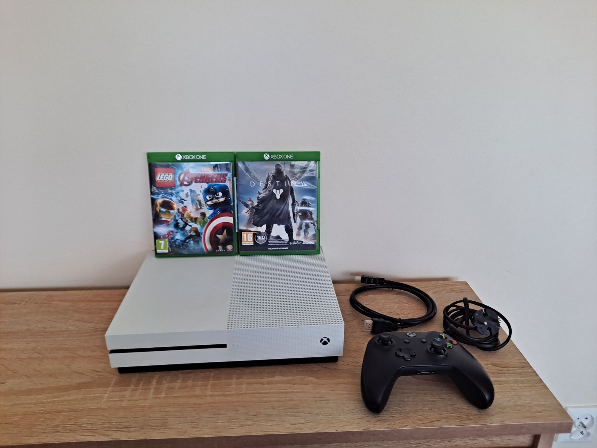 Konsola XBOX ONE S 2TB +Pad Gry