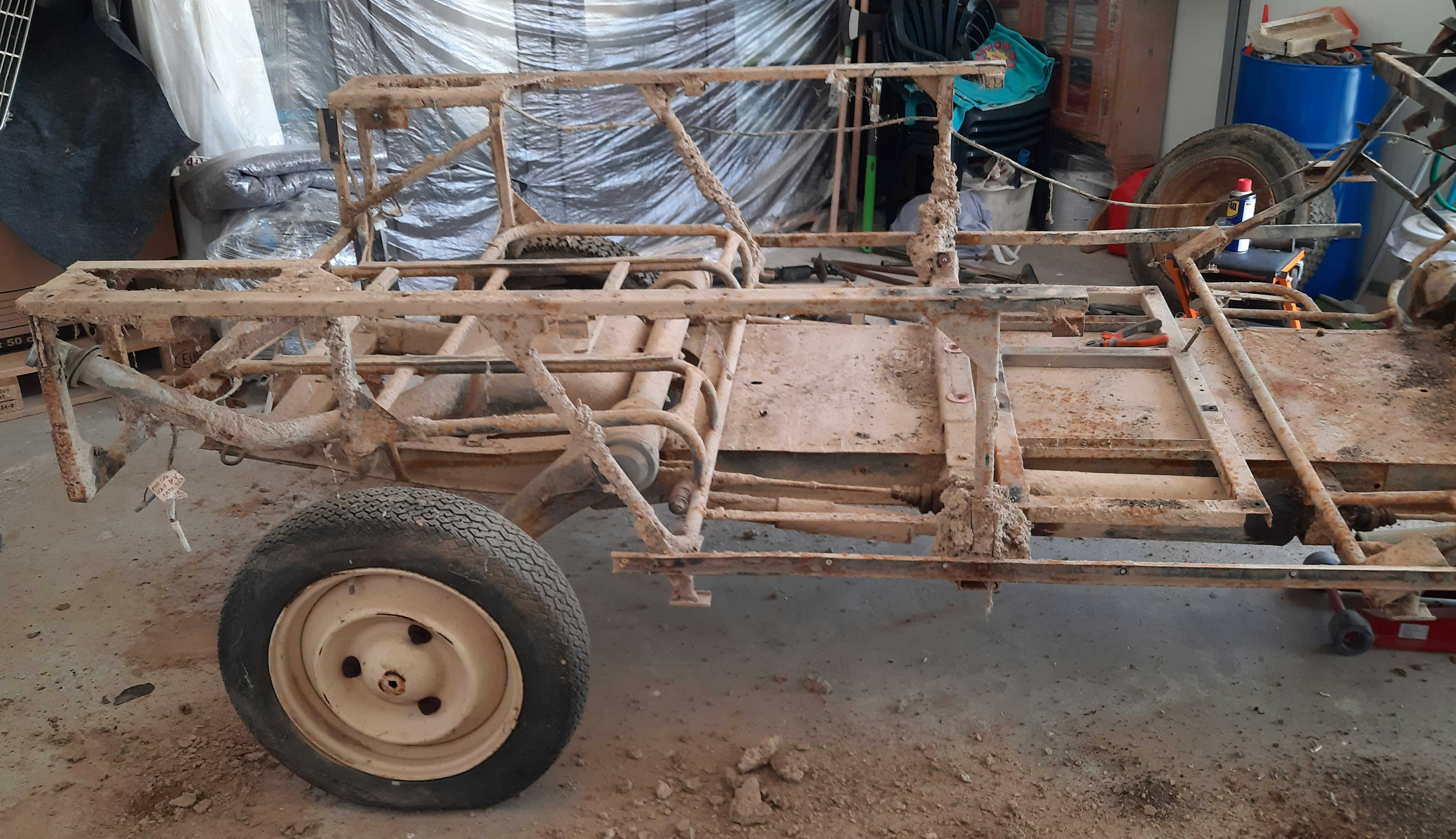 Citroen 2CV, Mehari ou Dyane.