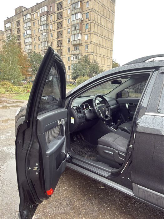 Chevrolet Captiva black c100