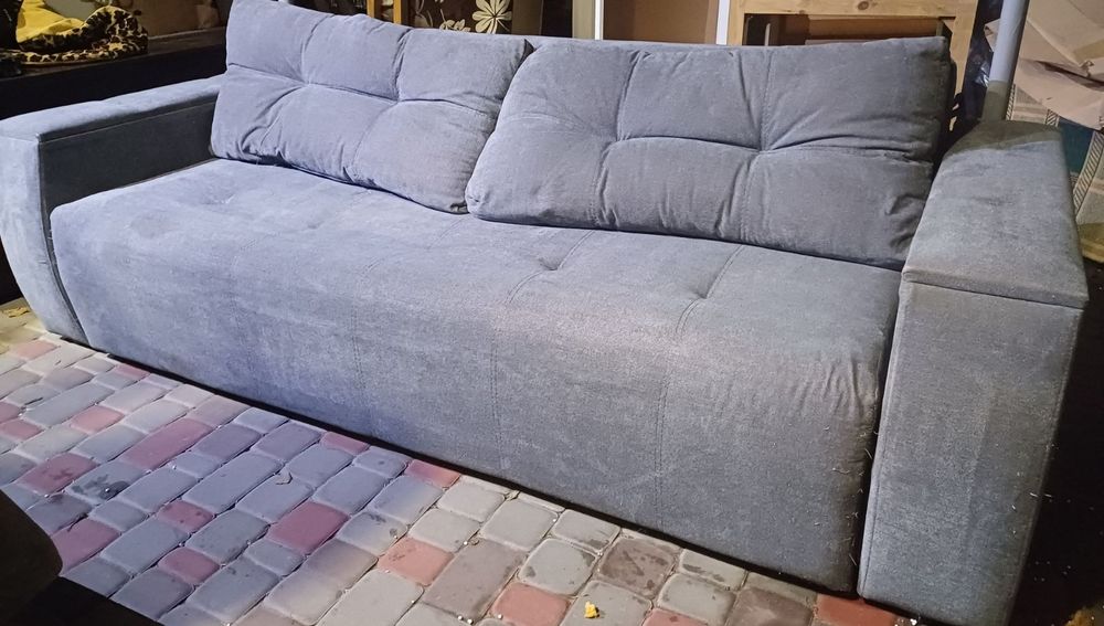 Продам диван еврокнижку .