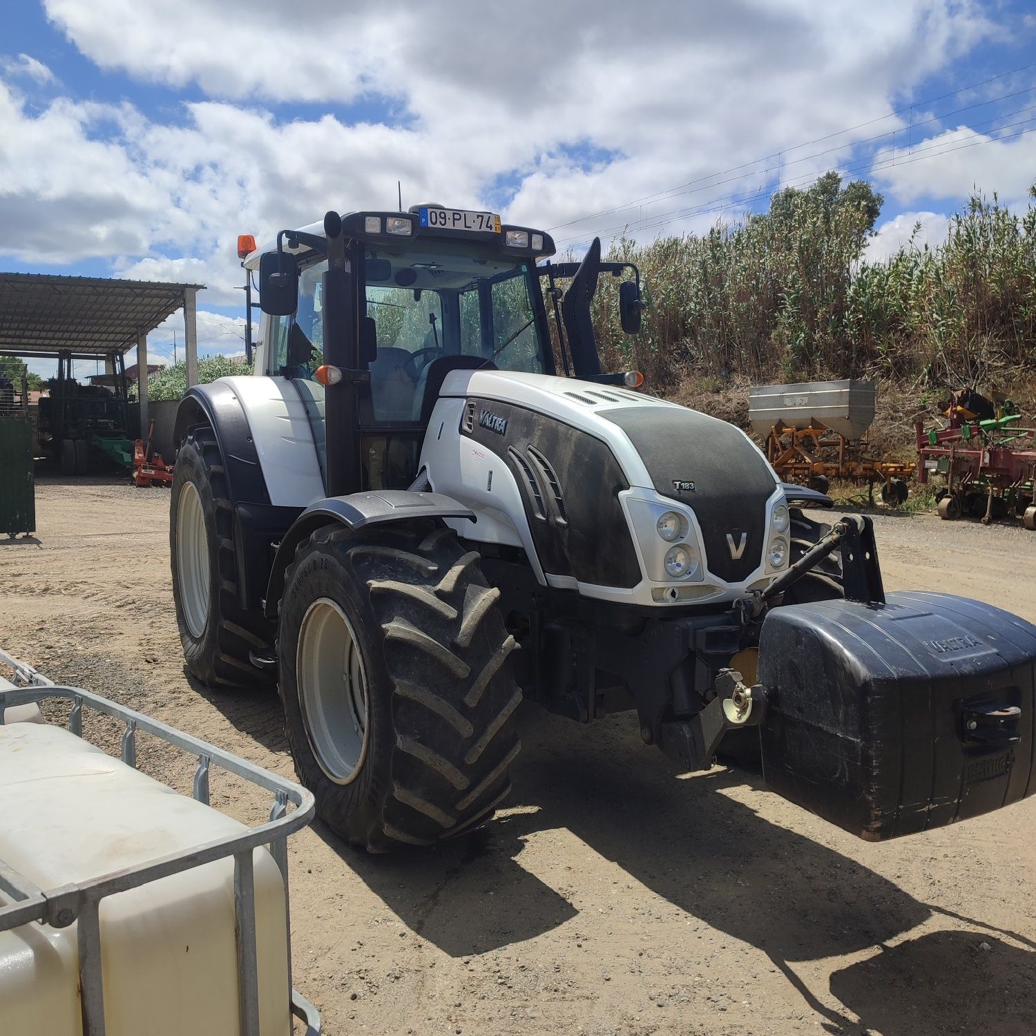 Trator valtra T183 direct