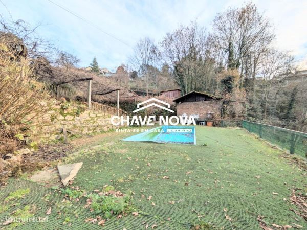 Quinta à beira rio para venda em Palmaz