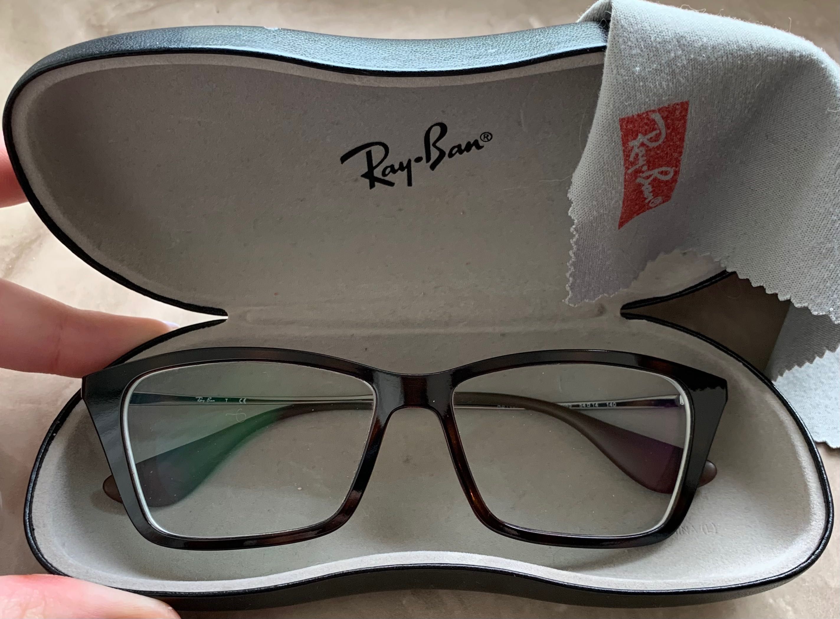 Продаються брендові окуляри Ray Ban