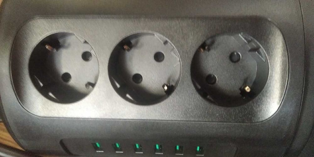 Listwa Aukey 12 gniazd 230 V 6 USB