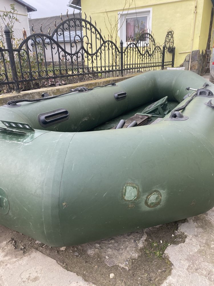 Продається лодка колібрі