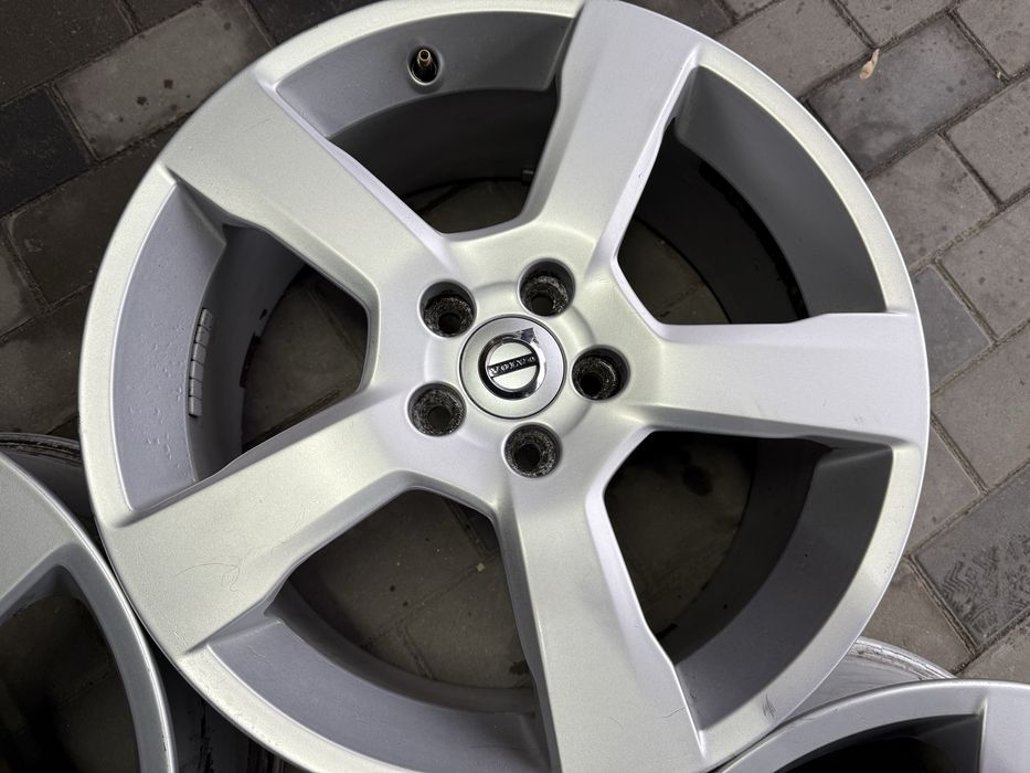 Диски Volvo R18 5x108 ET55 8J з Німеччини