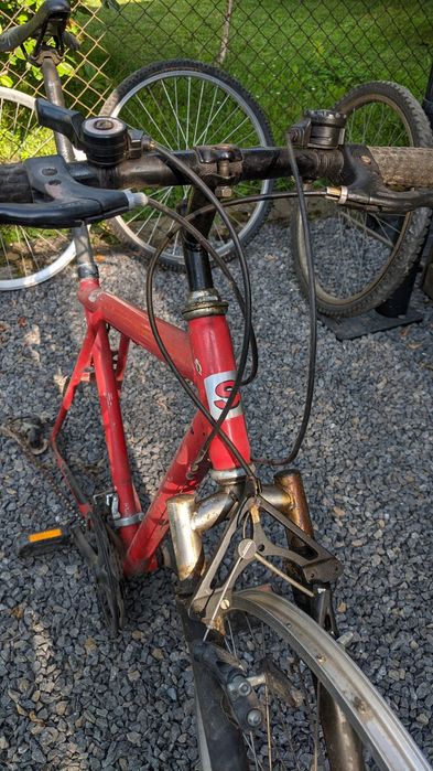 Ciekawy rower do odrestaurowania plus zestaw kół