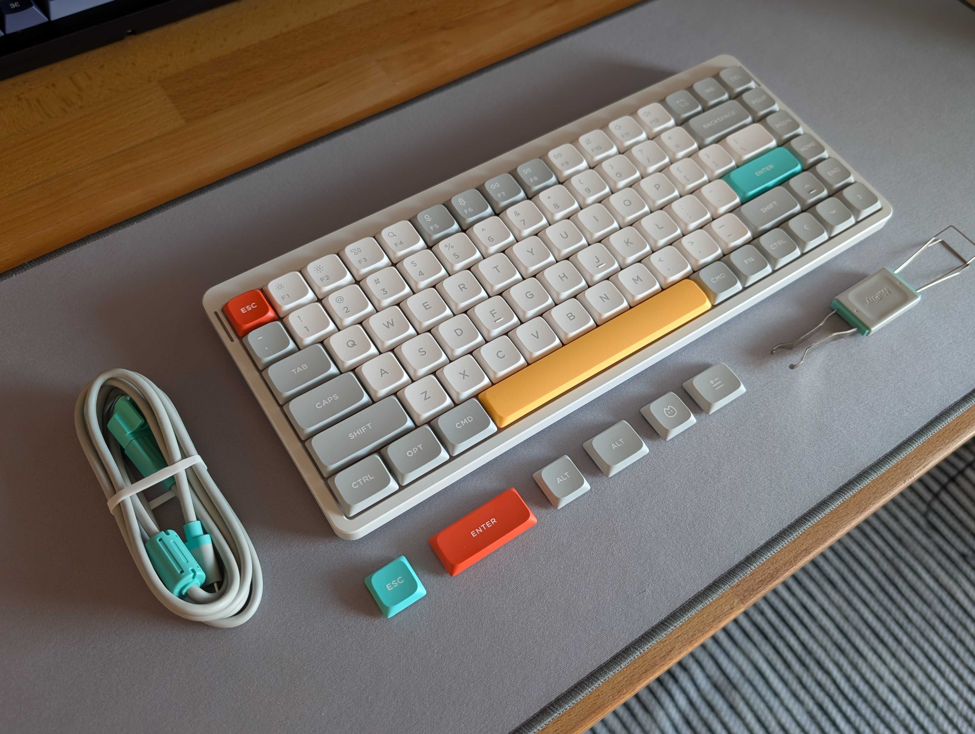 NuPhy Air75 V2 - Ionic White + extra switches