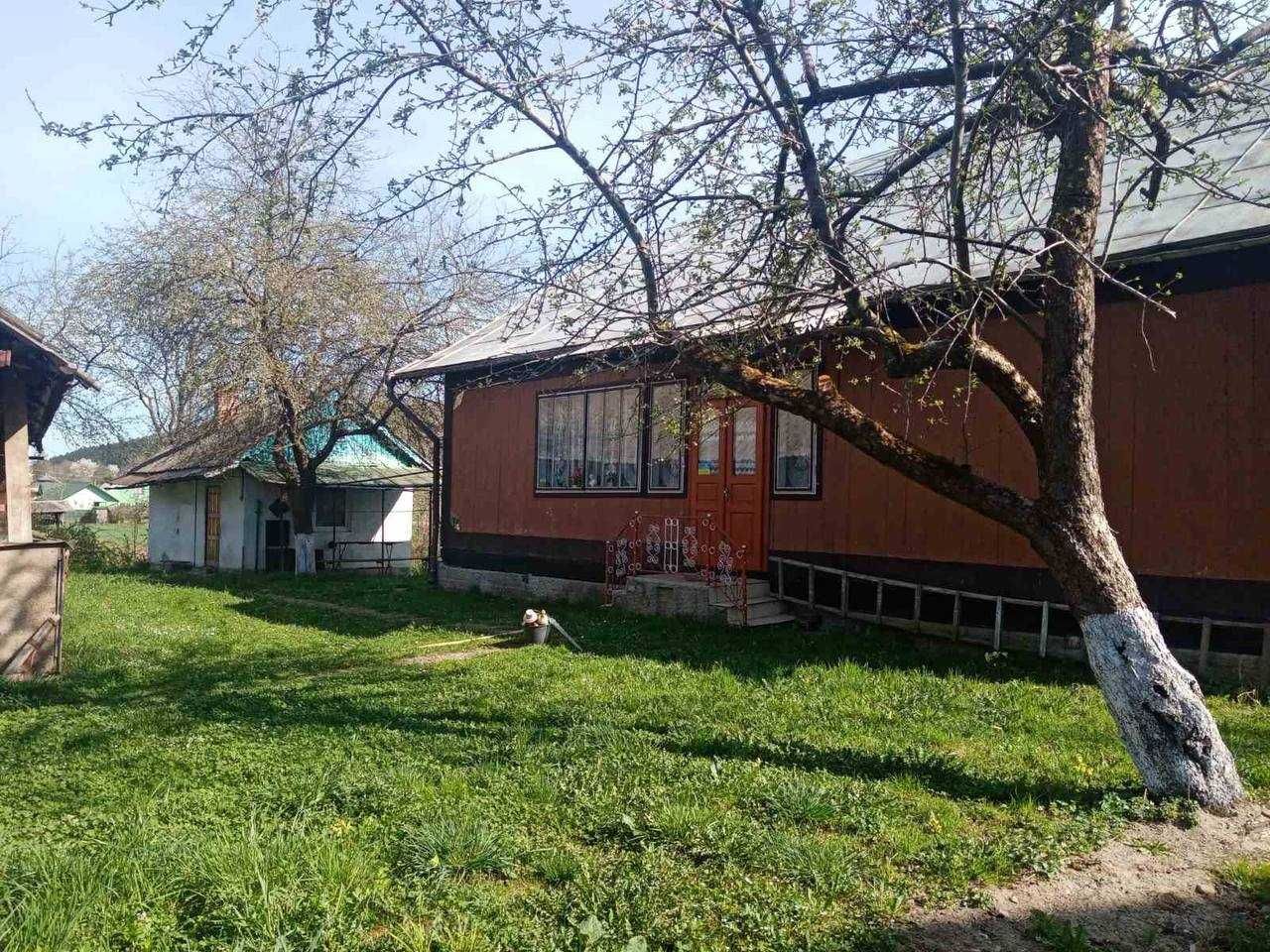 Продаж будинку із земельною ділянкою в с. Підлісся Калуського району