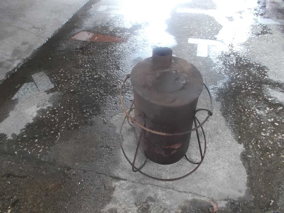 Salamandra em ferro antiga