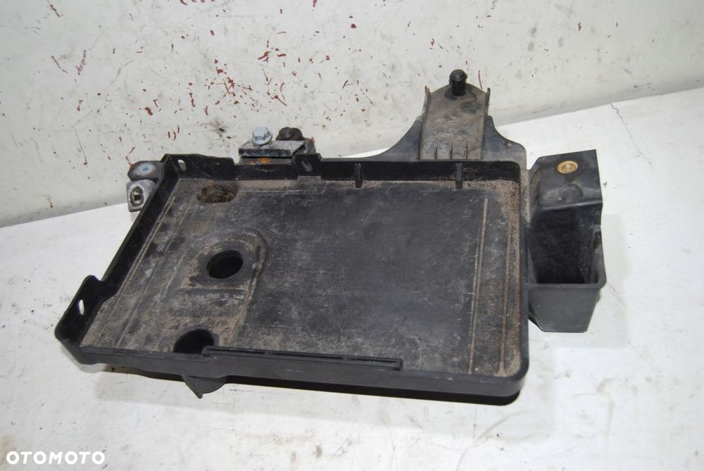 PODSTAWA AKUMULATORA A4546200015 COLT VI 1.3