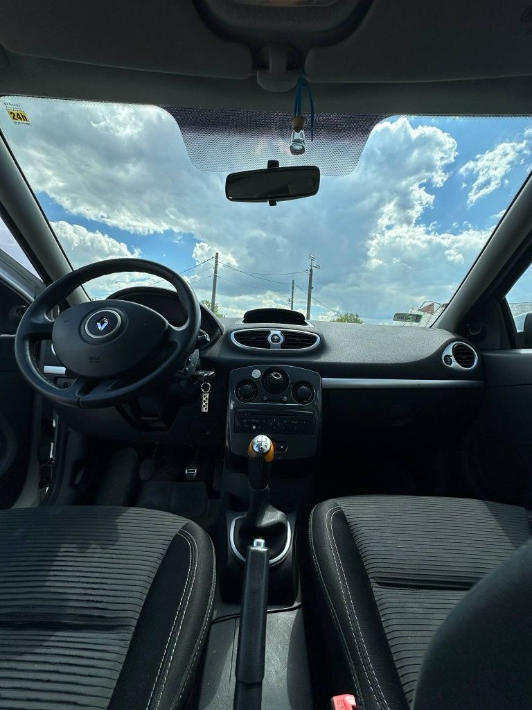 Renault Clio 3 1.5 dCi 75 KM - 2012