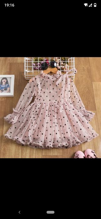 Нарядна сукня на 2-3,5 года