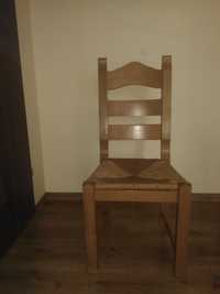 Dębowe porządne krzesła