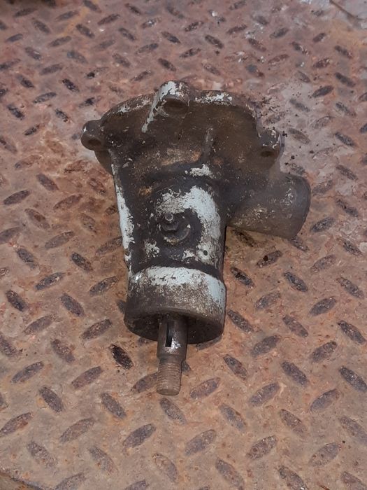 Ursus c 328 330 czesci rozdzielacz  zawor pneumatyczny pompa