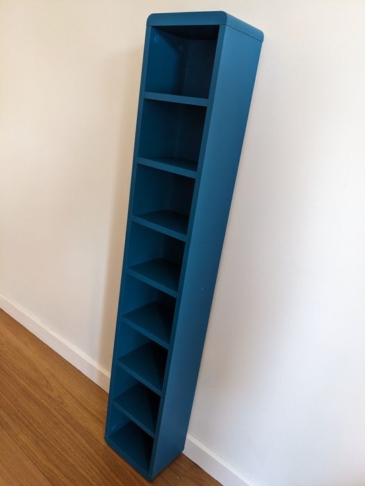 Estante Azul estreita