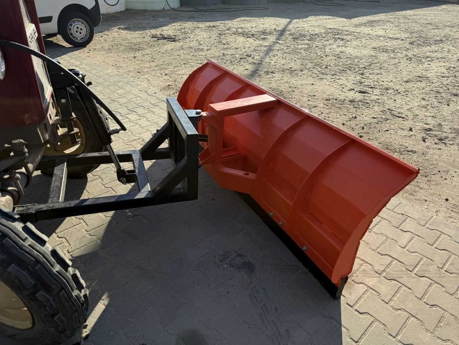 Pług na przód ciągnika C-330 C-360 – pług do śniegu odśnieżania spych