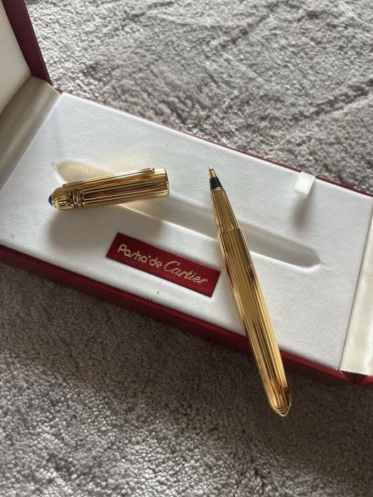Caneta pasha cartier ouro