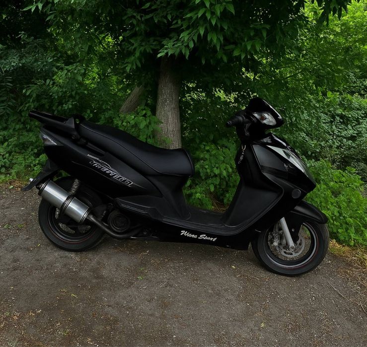 Продам скутер 150 кубов