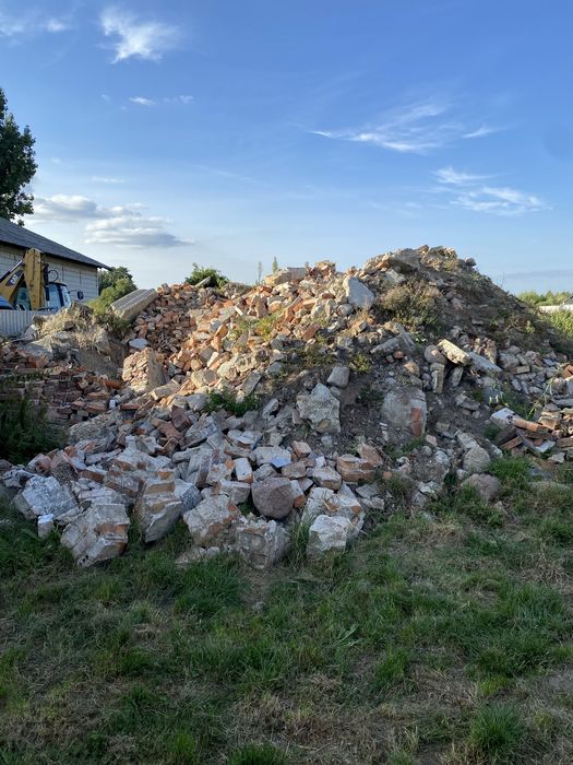 Gruz po rozbiurce budynku gospodarczego Bardzo Dużo