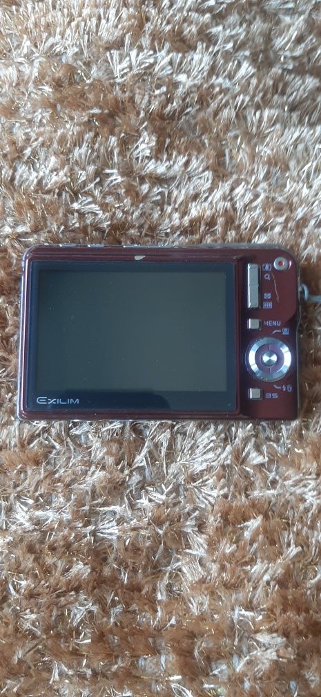 Casio Exilim EX-S880.   50.€