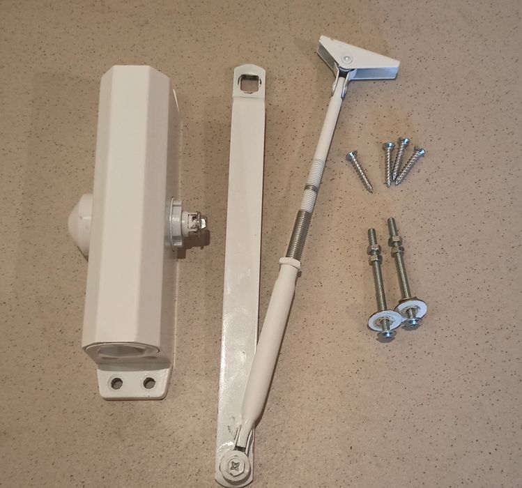 Доводчик дверний SEVEN (до 75кг)