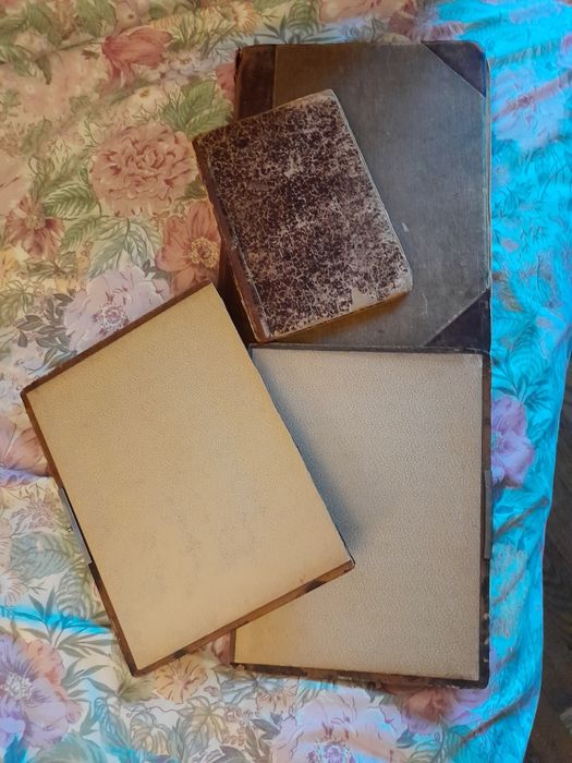 Старинные книги, учебник игры на фортепиано, французского, обложка.