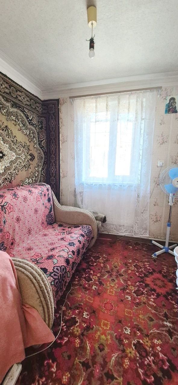 ПРОДАМ  будинок в м. Самар, р-н Перевал.

Площа будинку 54м²: 4 кімнат