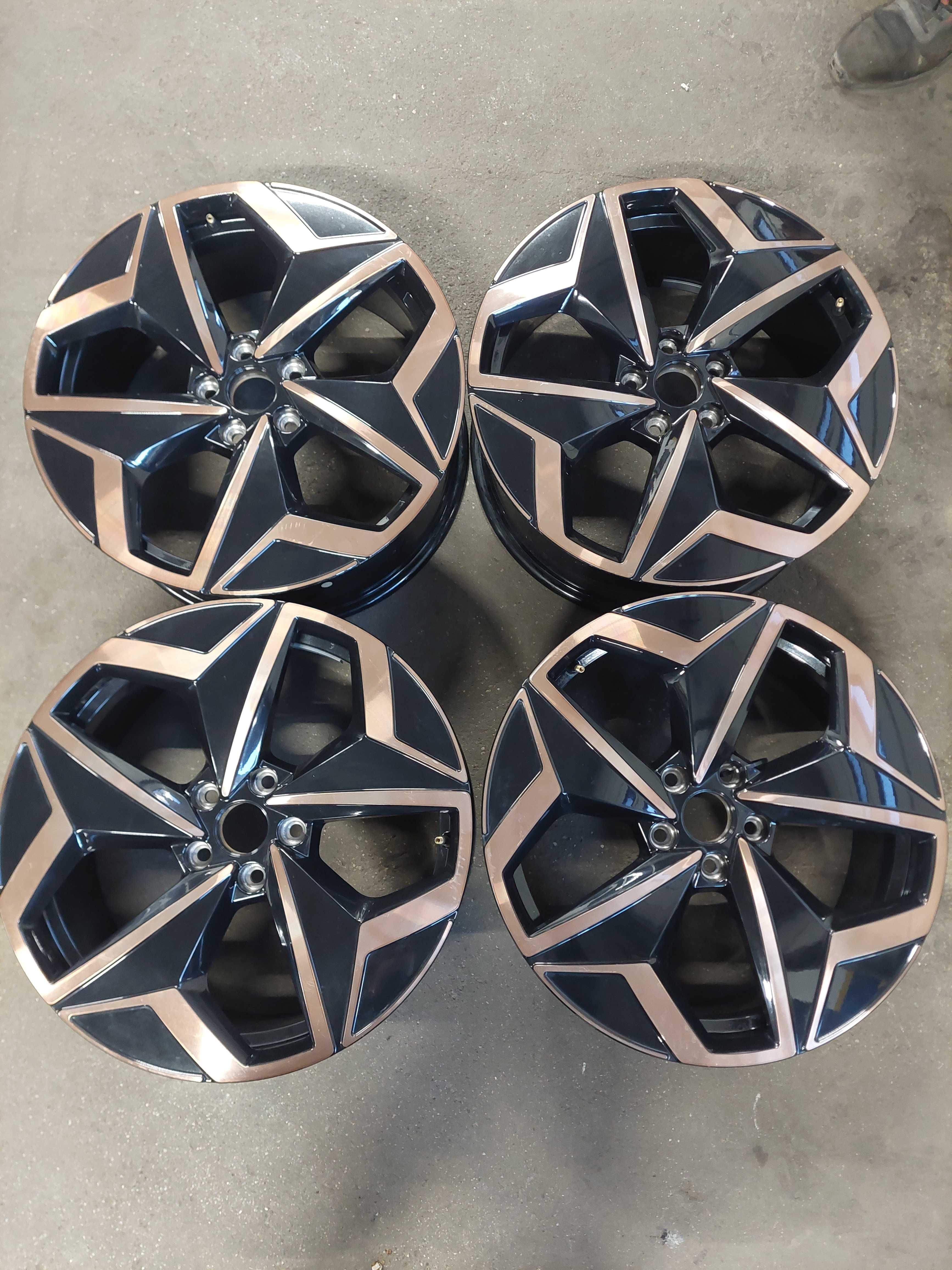 Nowe felgi CUPRA 19" 5X112  (10)