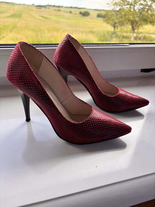 Bordowe szpilki r. 37