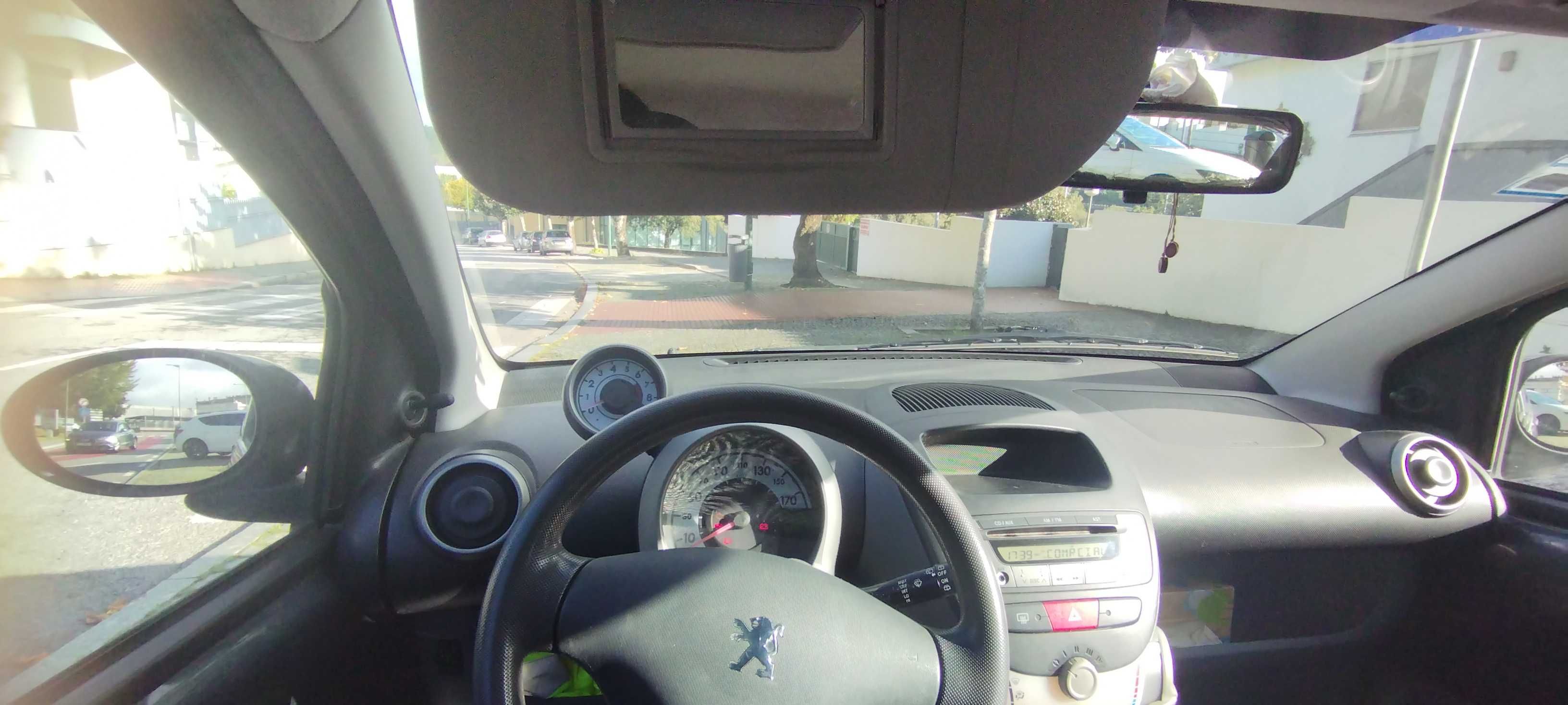 vendo carro usado muito estimado