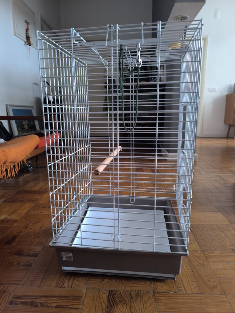 Gaiola branca para papagaios ou caturra