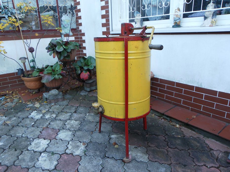 Miodarka - miodziarka trzy ramkowa uniwersalna