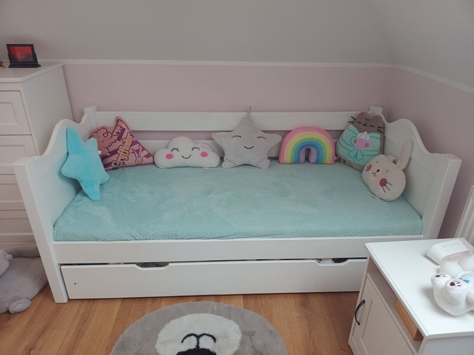 Łóżko drewniane Bedlayn Basia 180x80 + stelaż + materac
