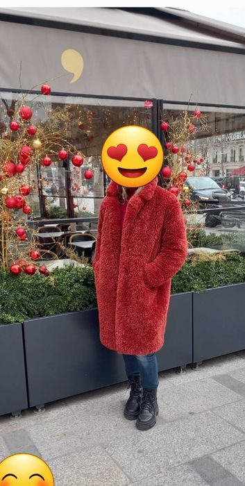 Яскрава шубка з штучного хутра