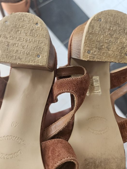Sapatos em camurça Caroll