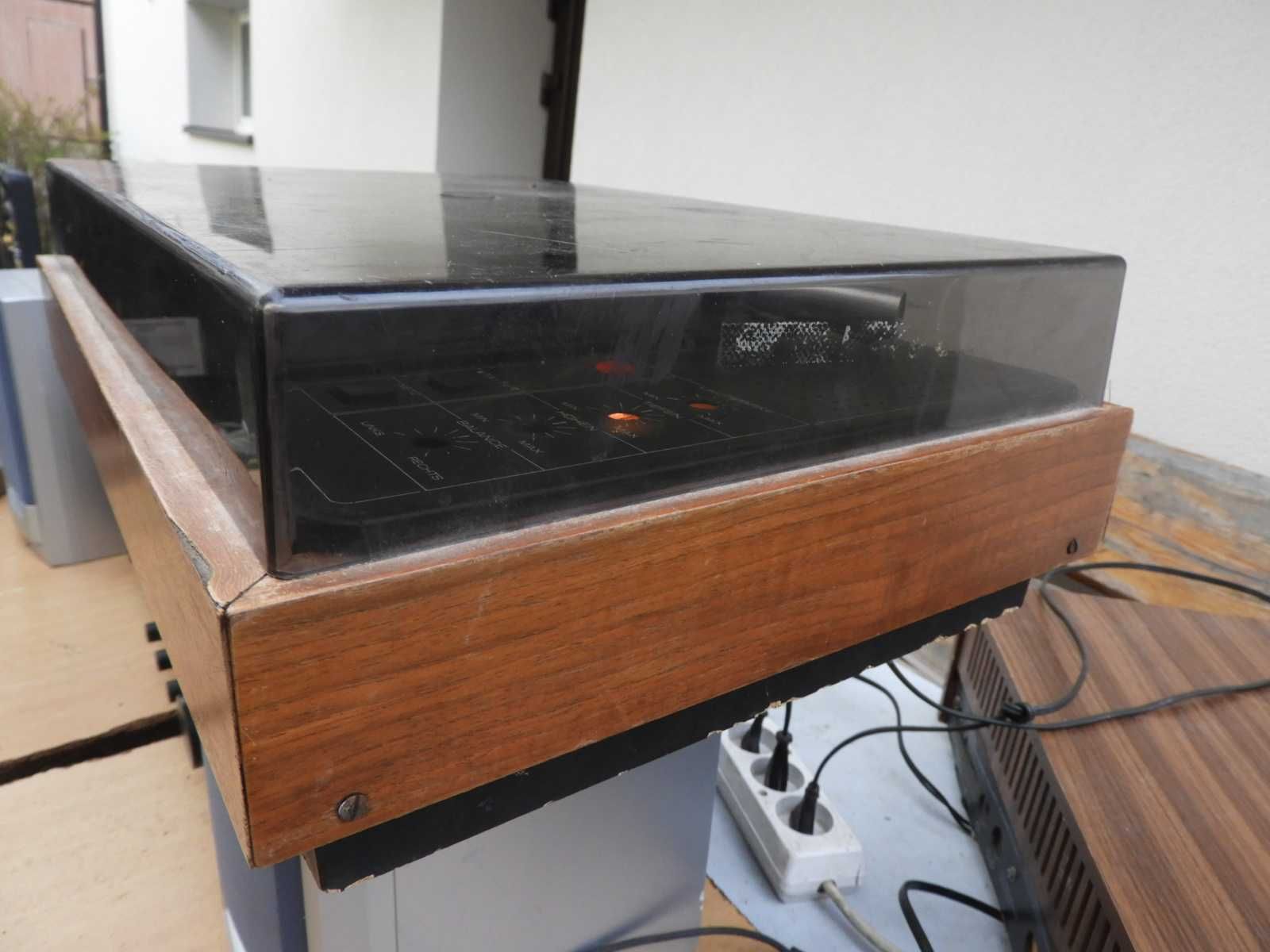 Gramofon RFT Balcanto - 3010 na części