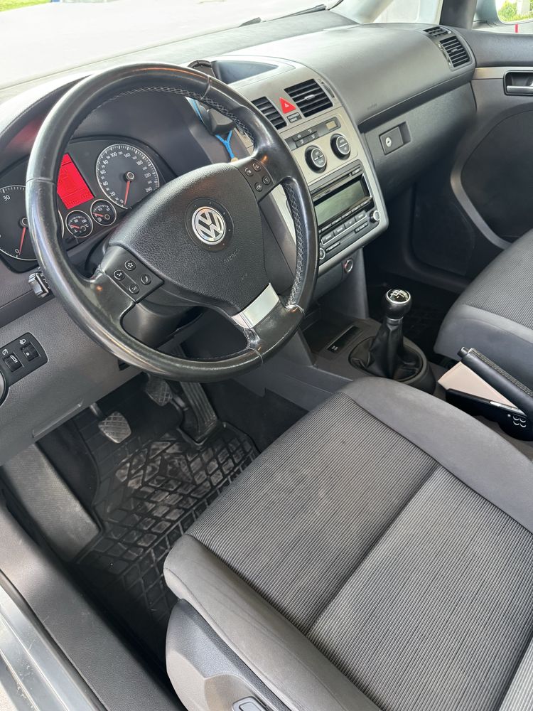 VW Touran 1.9TDI 2008 рік