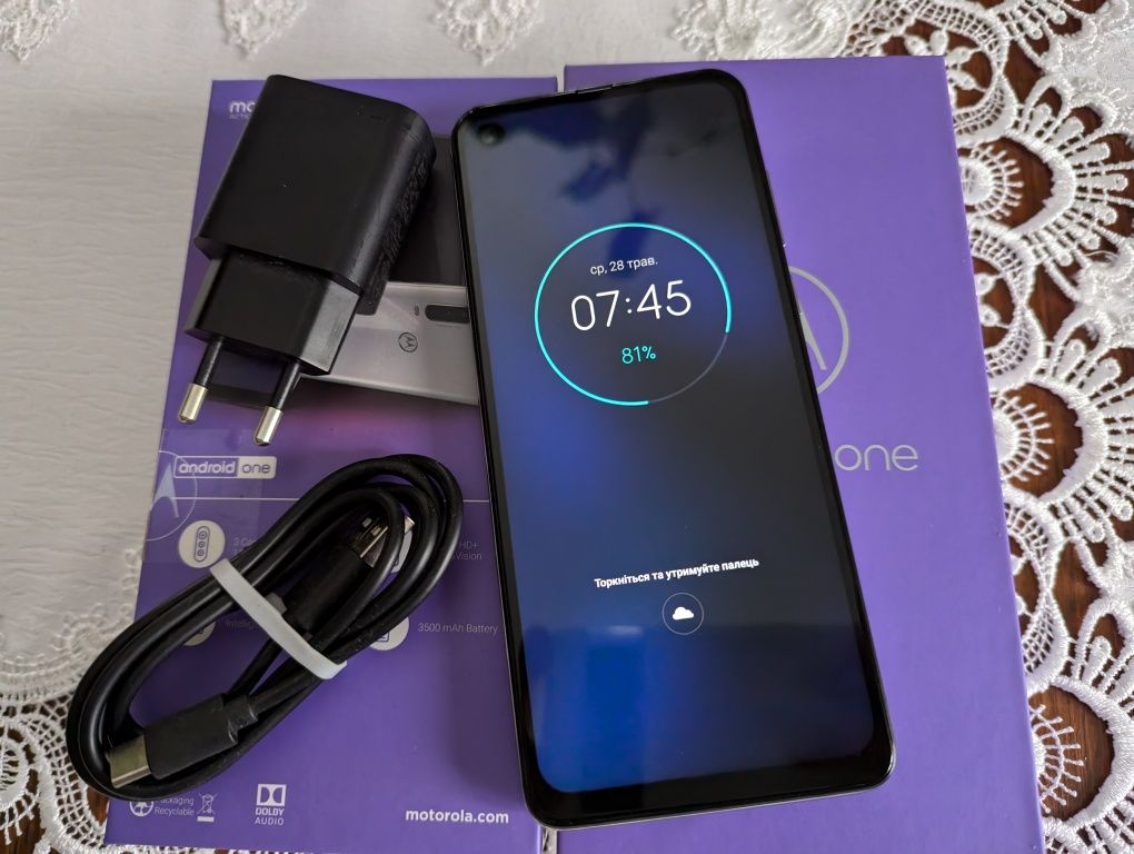 ІДЕАЛ Motorola One Action XT-2013-2 White 4-128Gb/ NFC/2-Sim + SD Card