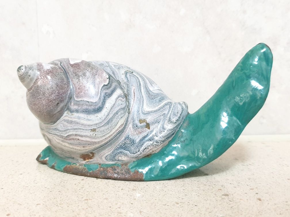 Antigo pisa papel "Caracol" em ferro esmaltado 1500 gramas