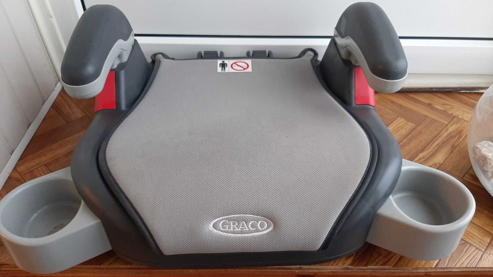 Детское автокресло -бустер Graco Booster