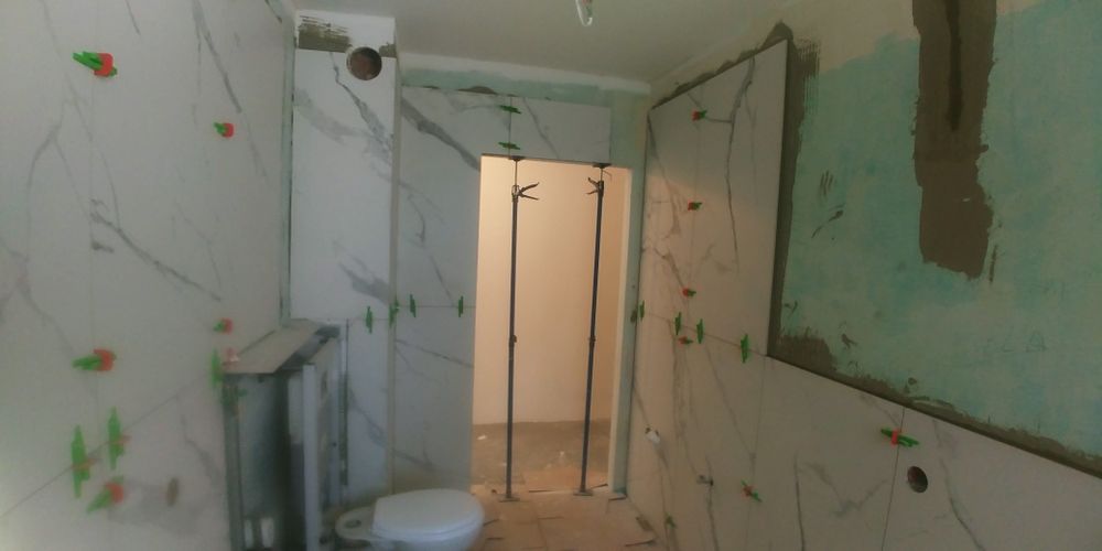 Prace uslugi wykończeniowe remontowe malowanie kafelkowanie gładzie