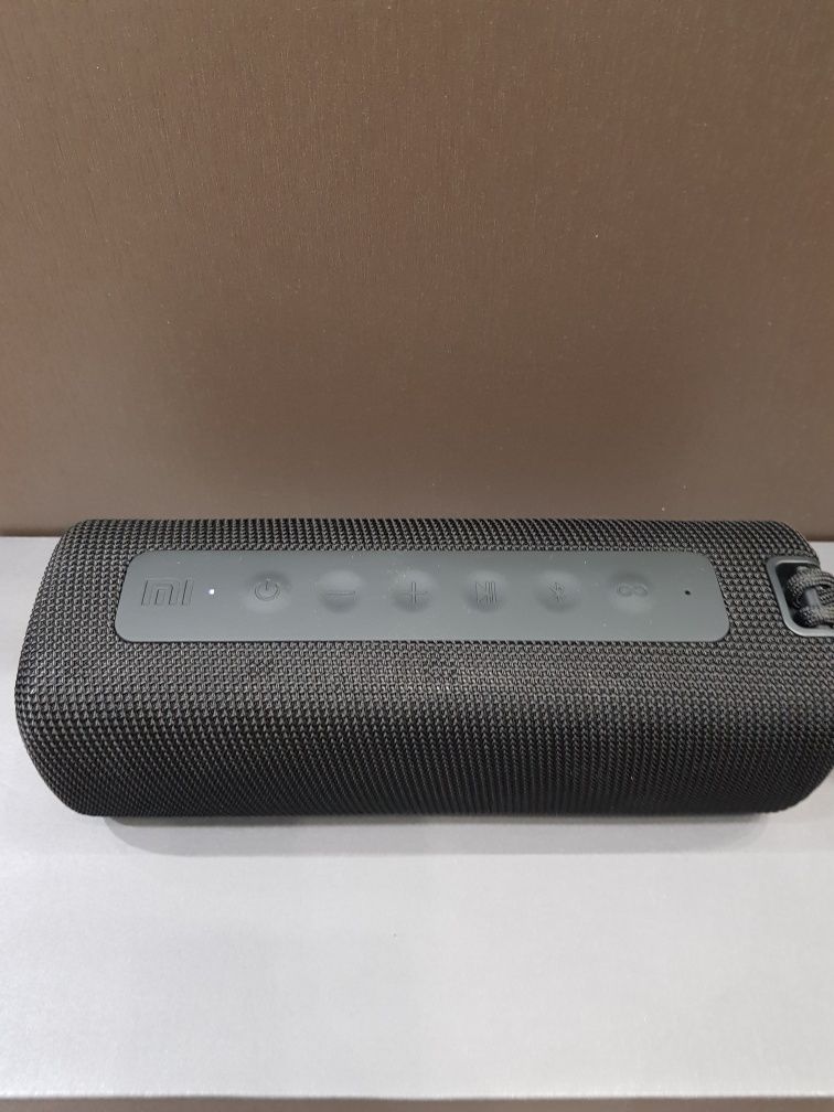 Колонка Xiaomi Mi Portable Bluetooth Speaker 16W